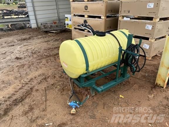 John Deere VN Tažené postřikovače