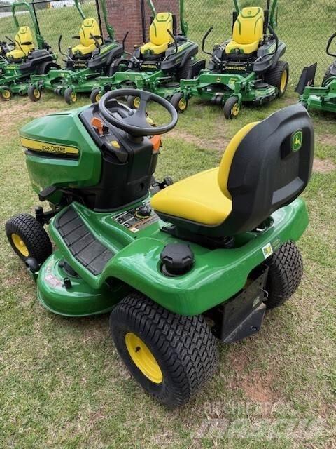 John Deere X330 Kompaktní traktory