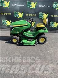John Deere X330 Kompaktní traktory