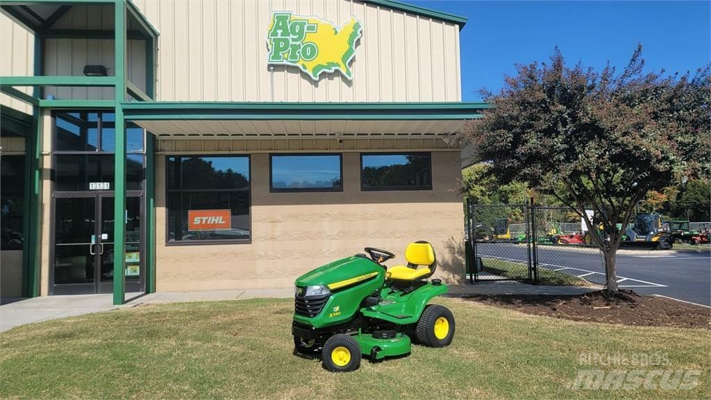 John Deere x330 Kompaktní traktory