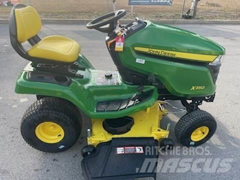 John Deere X350 Kompaktní traktory