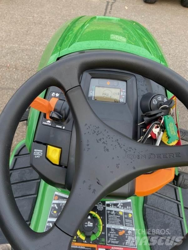 John Deere X350 Kompaktní traktory