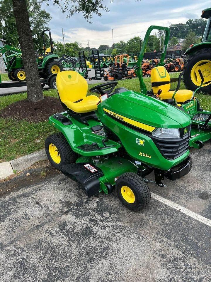 John Deere X354 Kompaktní traktory
