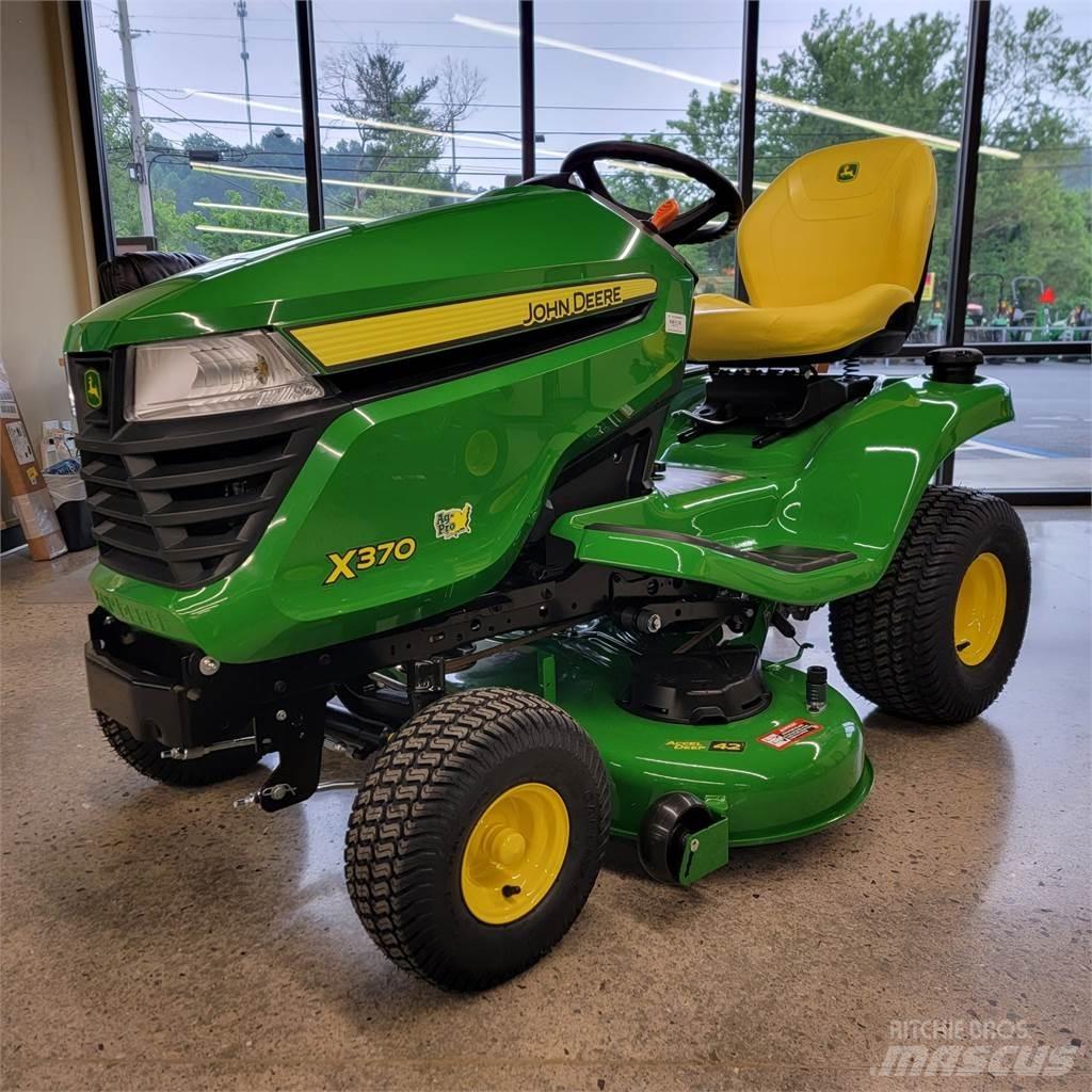 John Deere X370 Kompaktní traktory