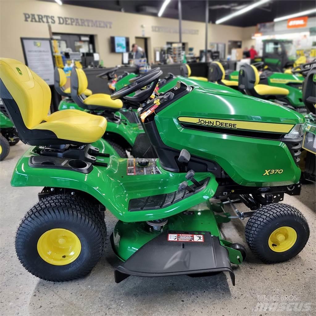 John Deere X370 Kompaktní traktory