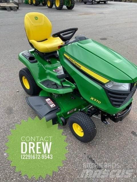 John Deere X370 Kompaktní traktory