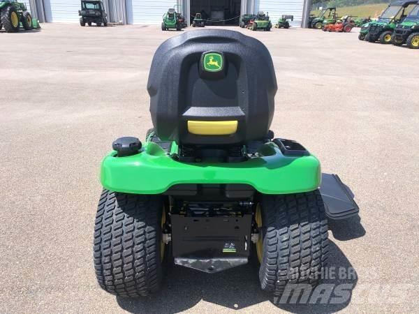 John Deere X380 Kompaktní traktory