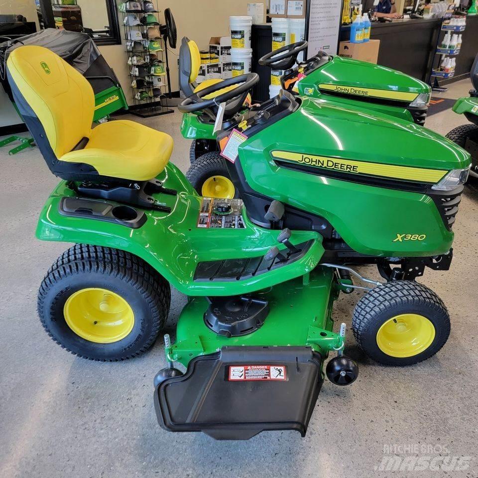 John Deere X380 Kompaktní traktory