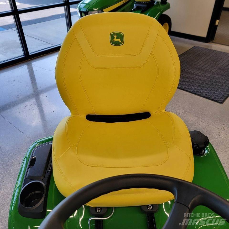 John Deere X380 Kompaktní traktory