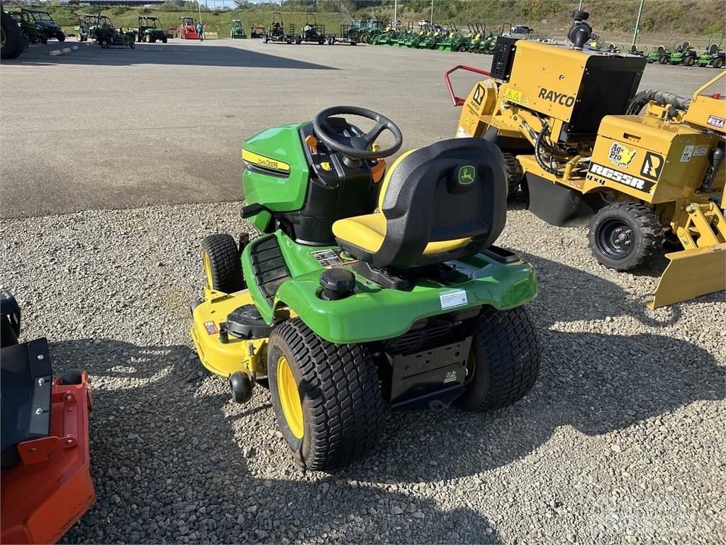 John Deere x380 Kompaktní traktory