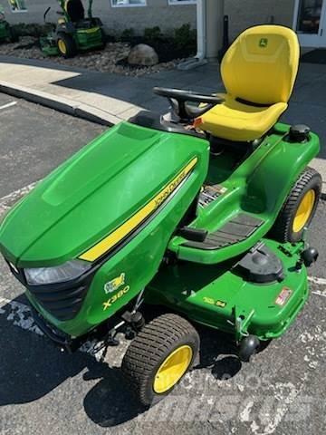 John Deere X380 Samojízdné sekačky