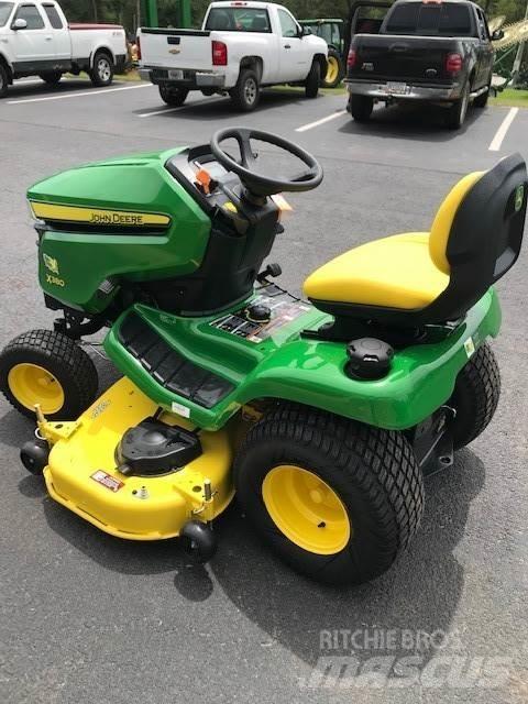 John Deere X380 Kompaktní traktory