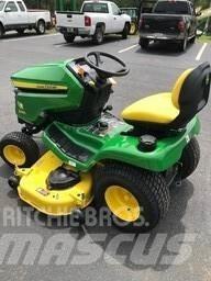 John Deere X380 Kompaktní traktory