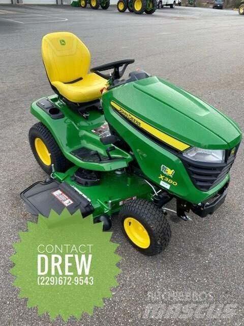 John Deere X380 Kompaktní traktory