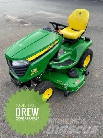 John Deere X380 Kompaktní traktory