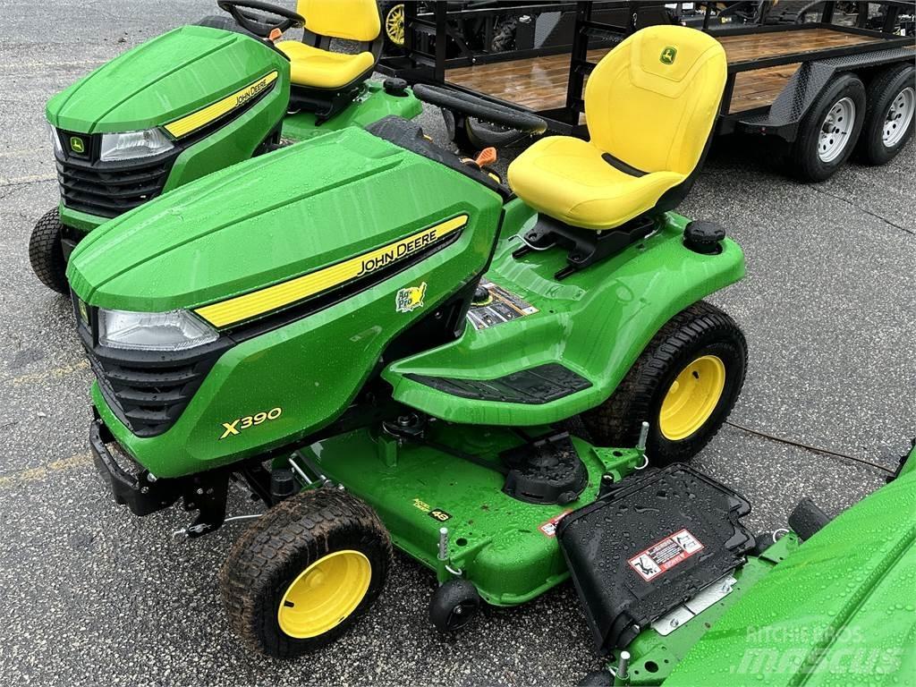 John Deere X390 Kompaktní traktory