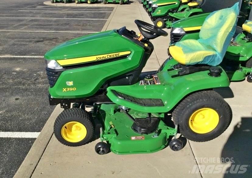 John Deere X390 Kompaktní traktory