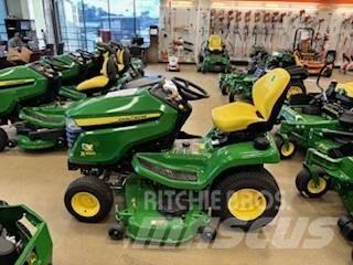 John Deere X390 Kompaktní traktory