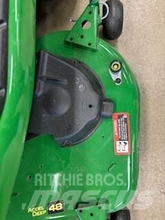 John Deere X390 Kompaktní traktory