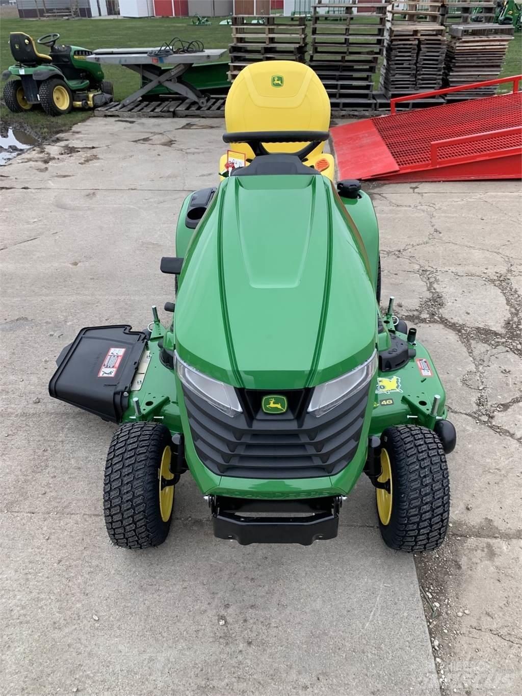 John Deere X390 Kompaktní traktory