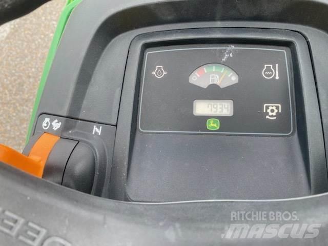 John Deere X540 Kompaktní traktory