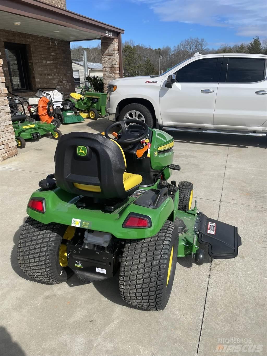 John Deere X570 Kompaktní traktory