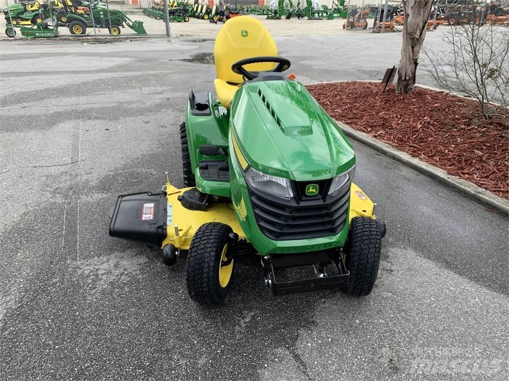John Deere X580 Kompaktní traktory