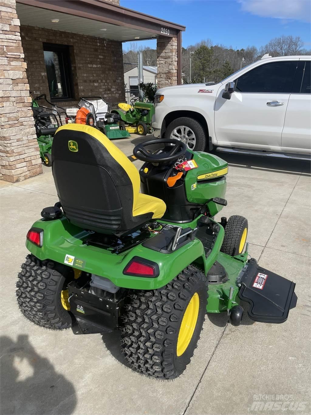 John Deere X590 Kompaktní traktory