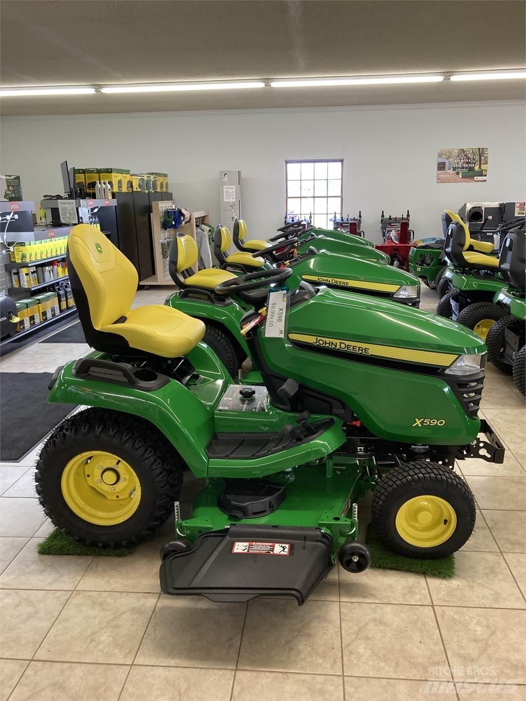 John Deere X590 Kompaktní traktory