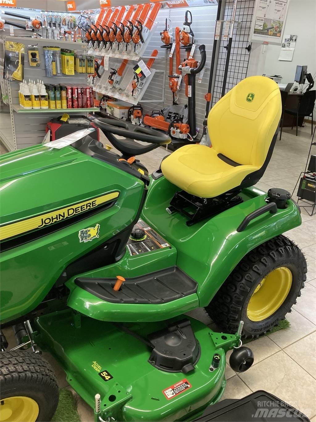 John Deere X590 Kompaktní traktory