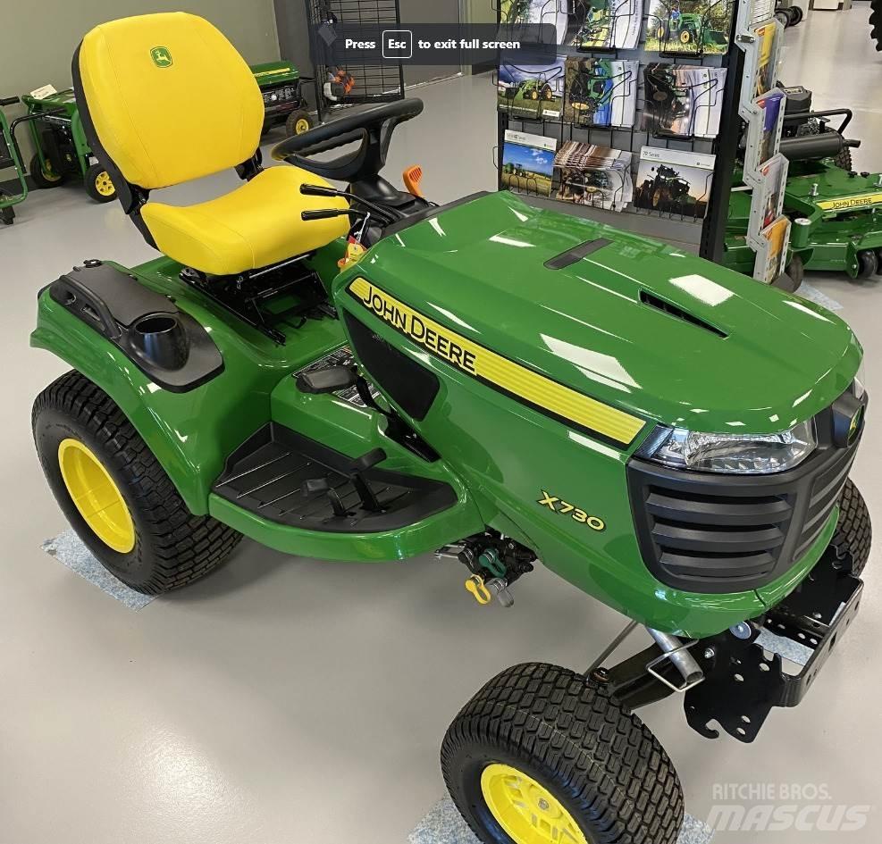 John Deere X730 Kompaktní traktory