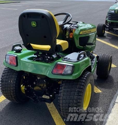 John Deere X730 Kompaktní traktory