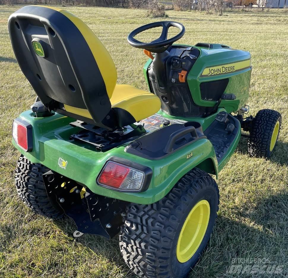 John Deere X738 Kompaktní traktory