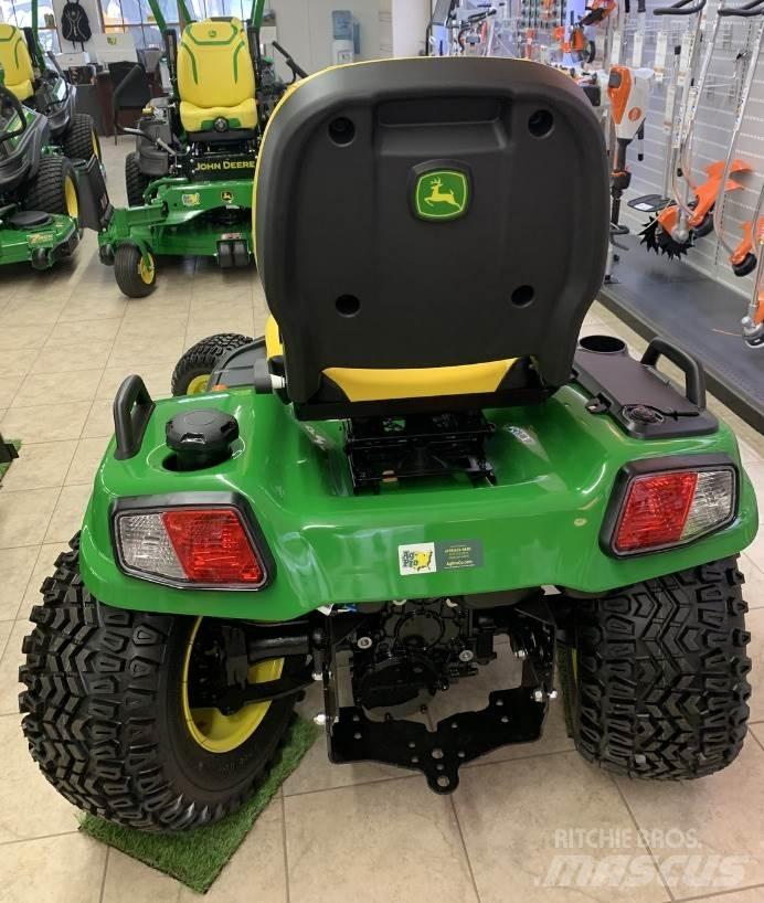 John Deere X739 Kompaktní traktory