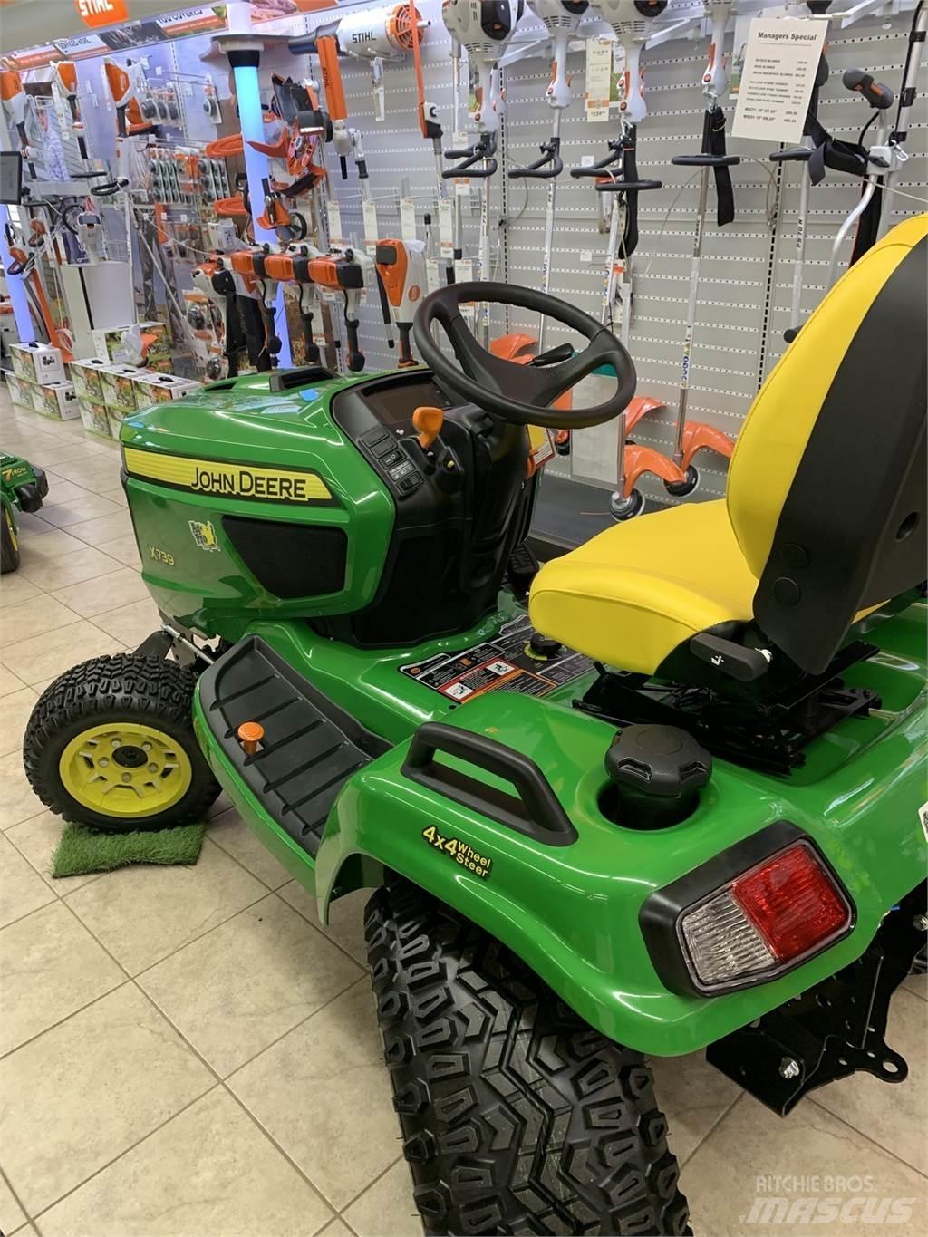 John Deere X739 Kompaktní traktory
