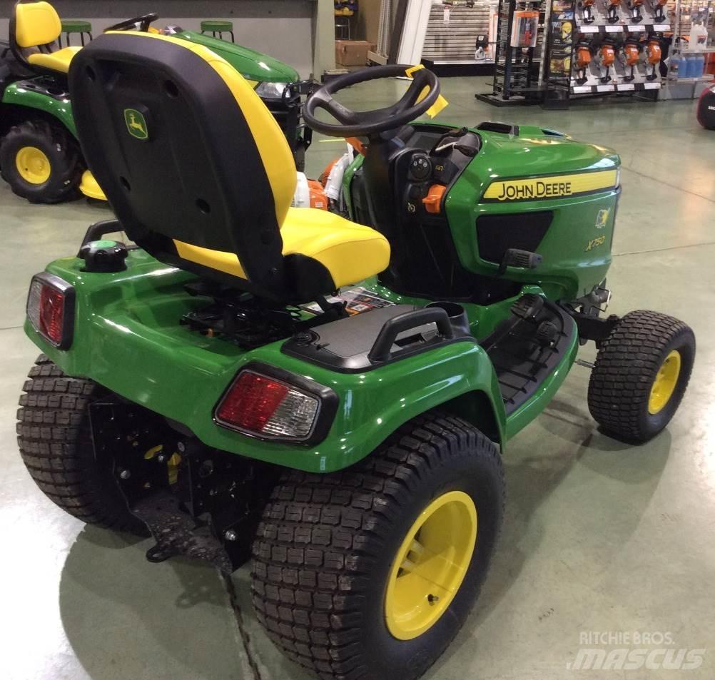 John Deere X750 Kompaktní traktory