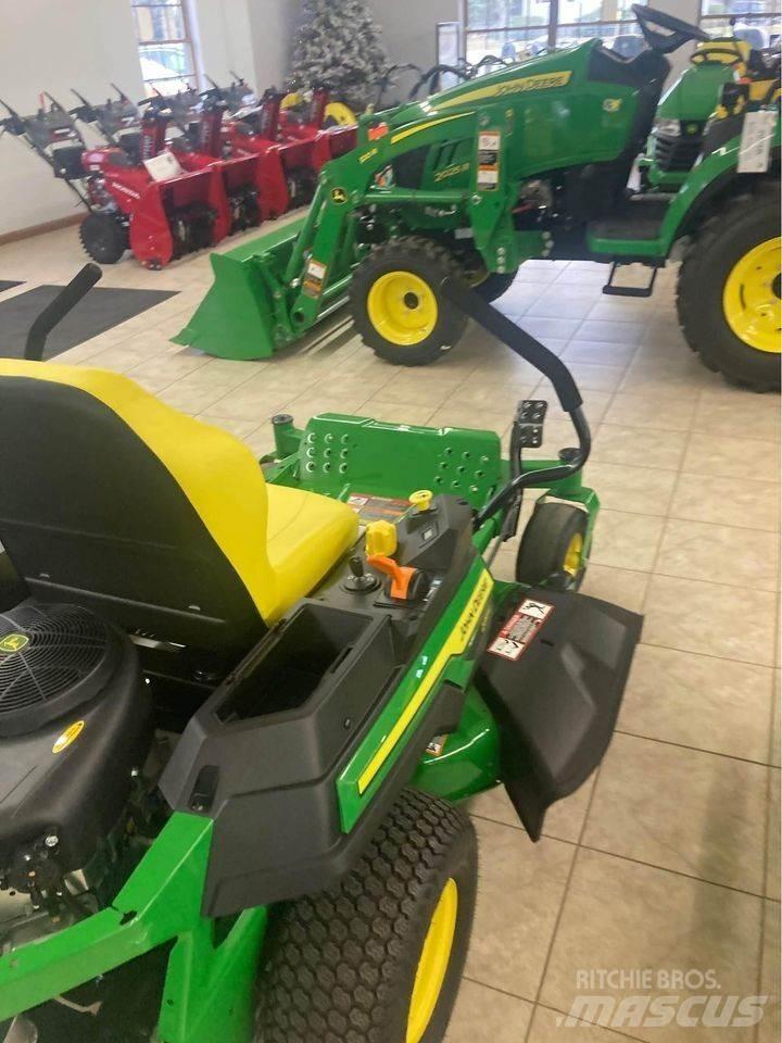 John Deere Z315E Sekačky s nulovým poloměrem otáčení