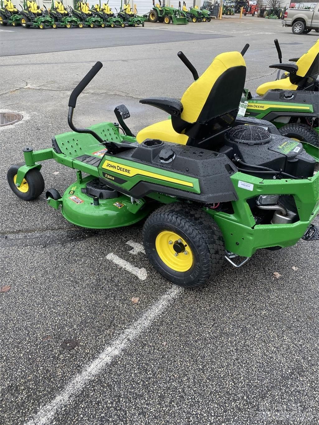 John Deere Z320R Sekačky s nulovým poloměrem otáčení