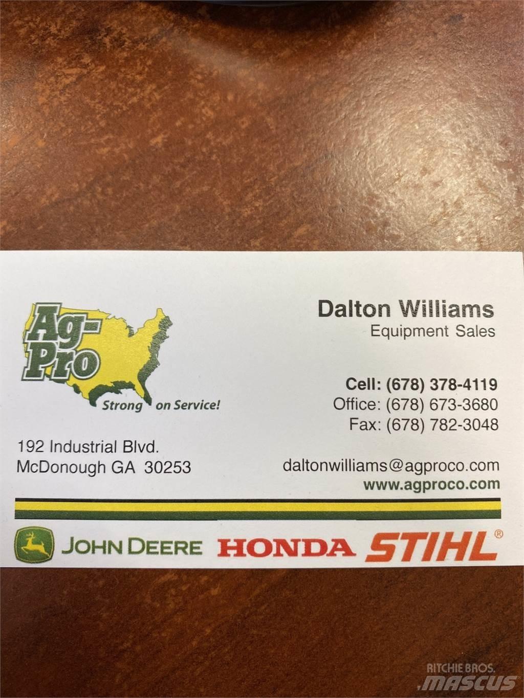 John Deere Z320R Sekačky s nulovým poloměrem otáčení