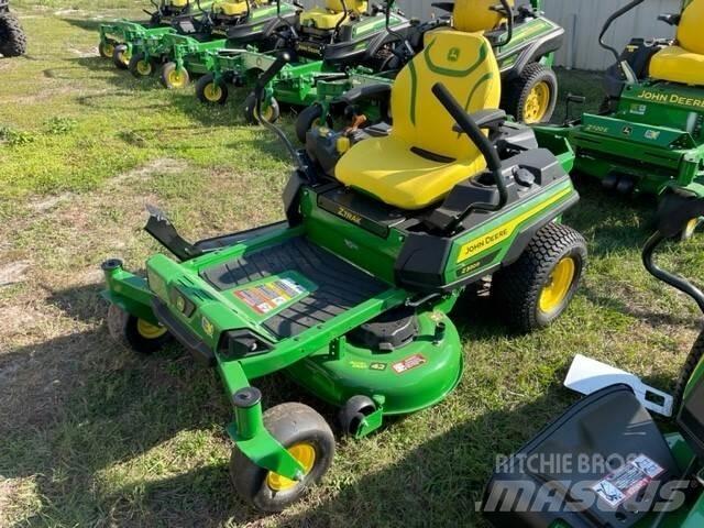 John Deere Z320R Sekačky s nulovým poloměrem otáčení