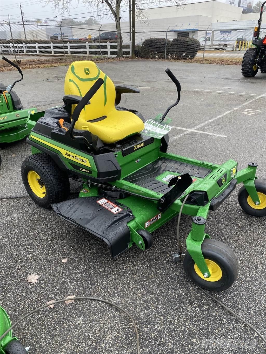 John Deere Z320R Sekačky s nulovým poloměrem otáčení