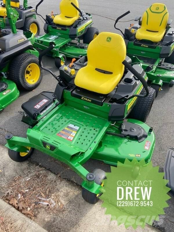 John Deere Z325E Sekačky s nulovým poloměrem otáčení