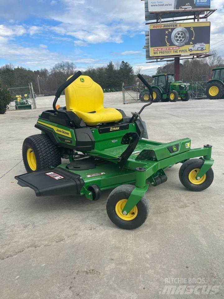 John Deere Z325E Sekačky s nulovým poloměrem otáčení