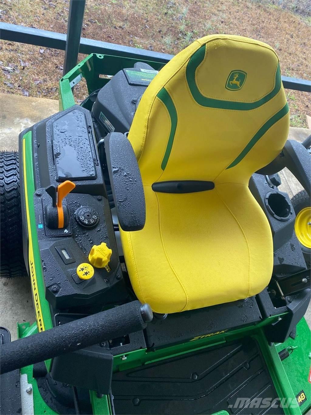 John Deere Z330R Sekačky s nulovým poloměrem otáčení