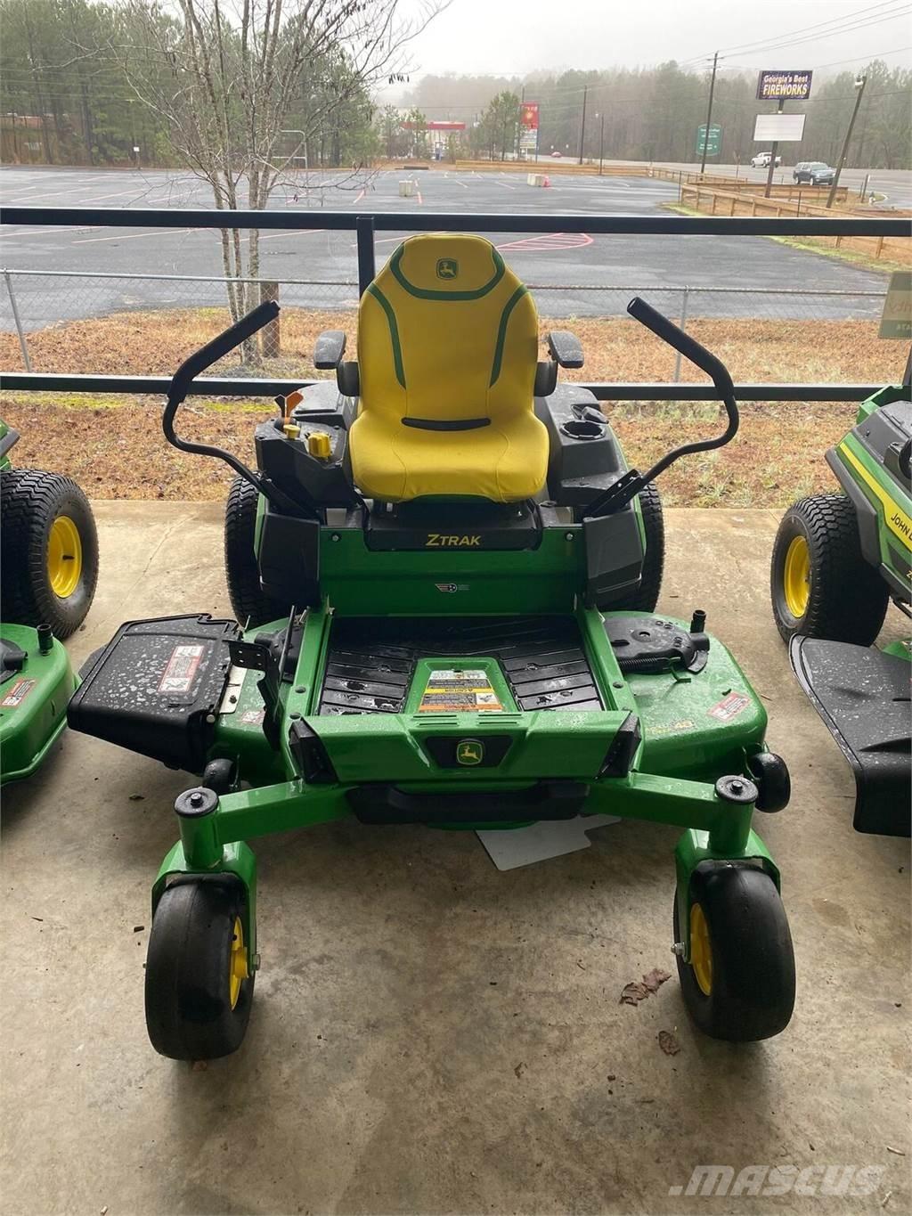 John Deere Z330R Sekačky s nulovým poloměrem otáčení