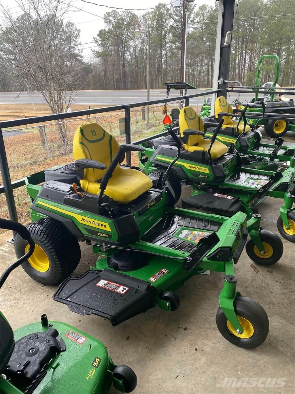 John Deere Z330R Sekačky s nulovým poloměrem otáčení
