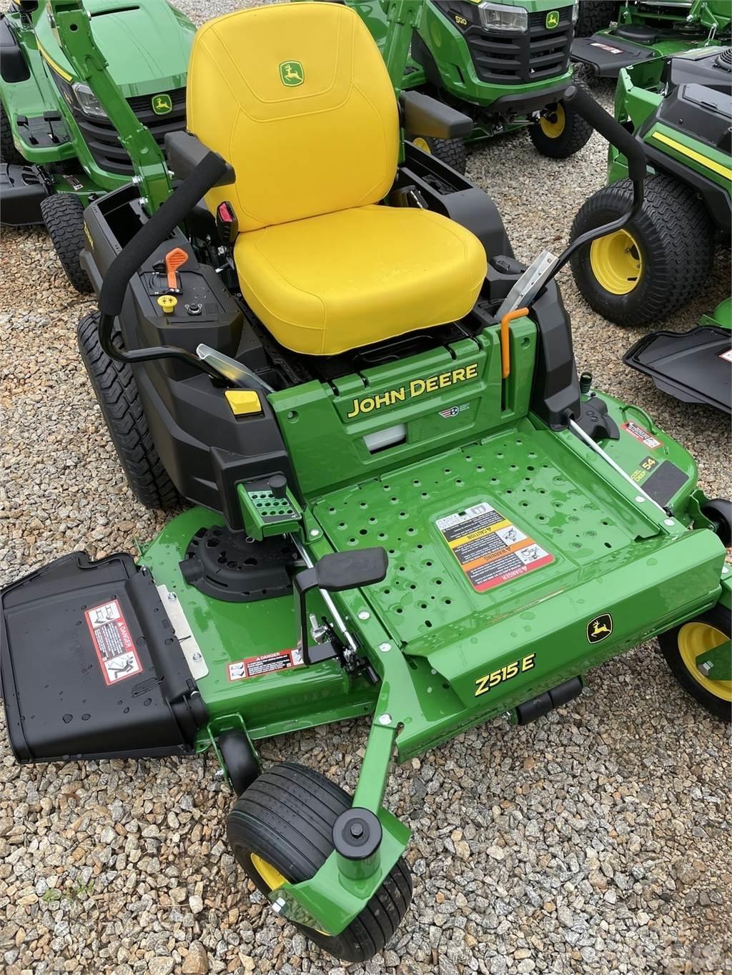 John Deere Z515E Sekačky s nulovým poloměrem otáčení