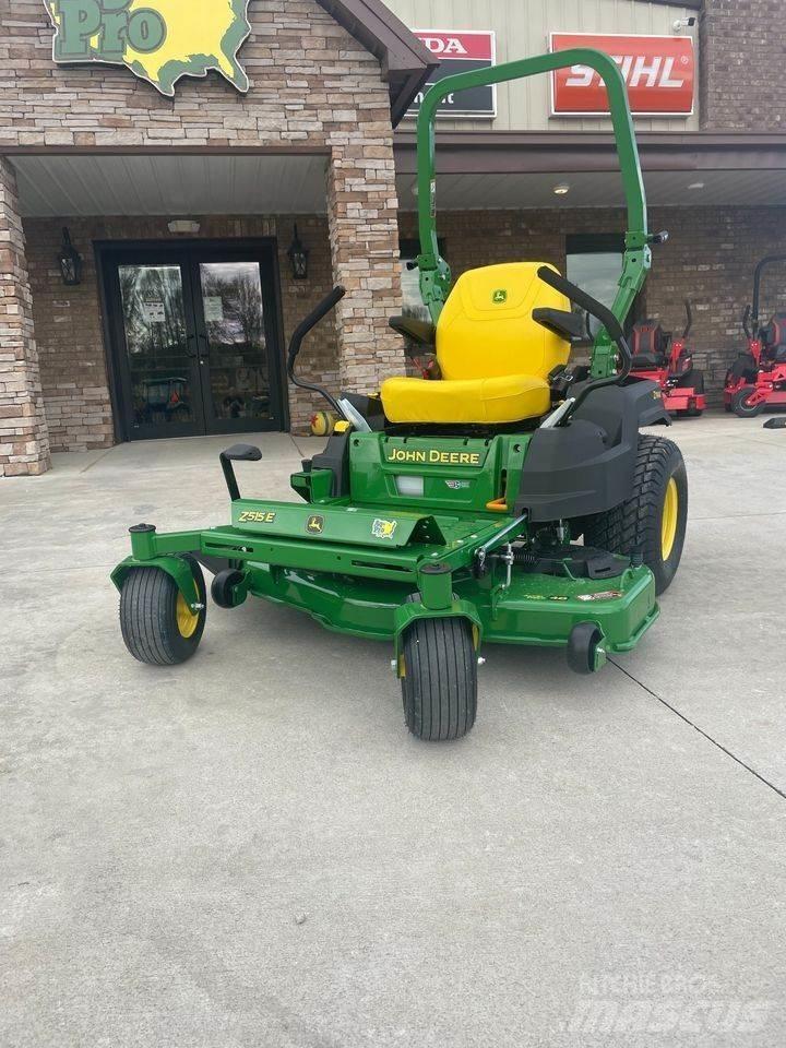 John Deere Z515E Sekačky s nulovým poloměrem otáčení