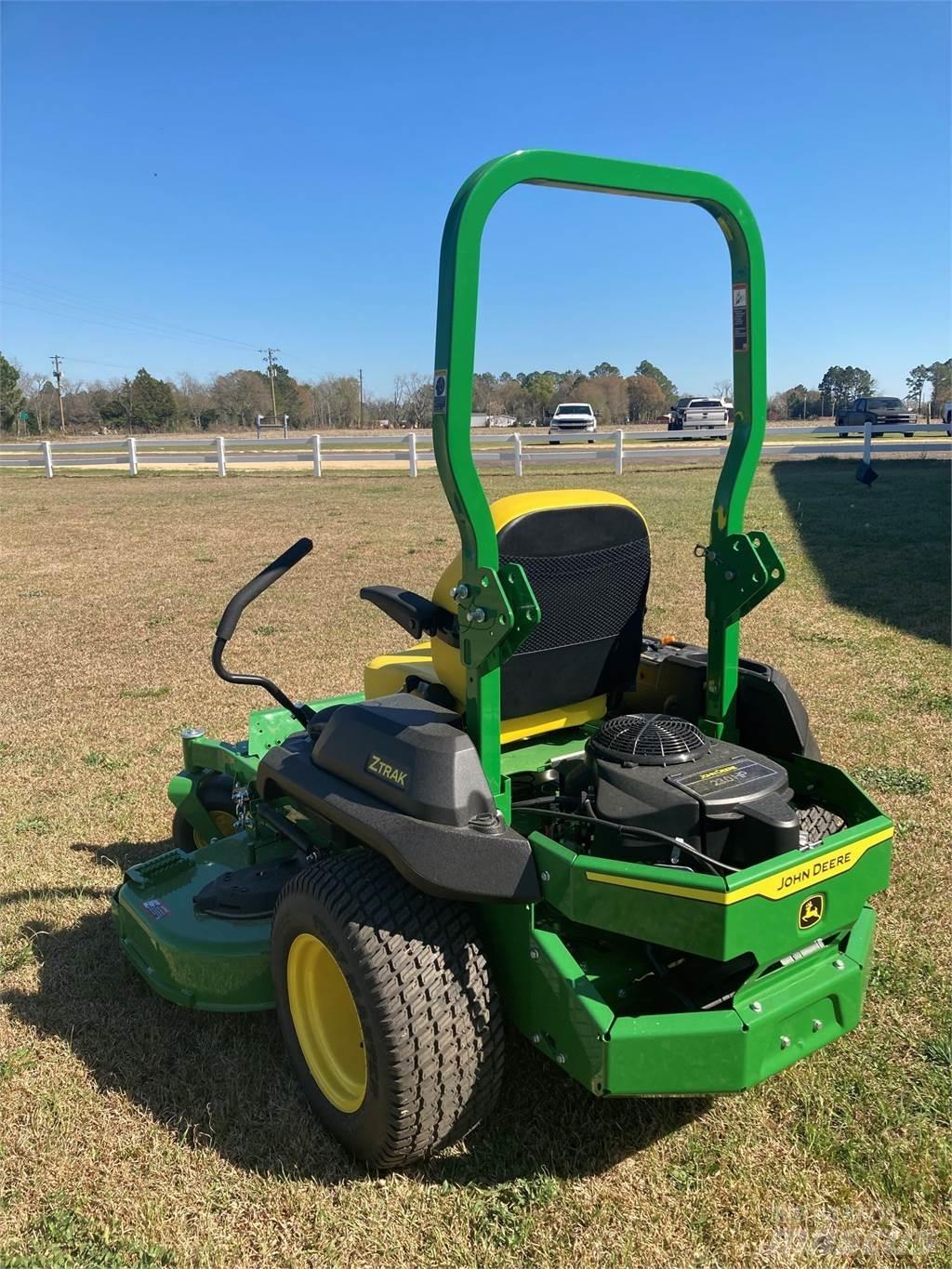 John Deere Z720E Sekačky s nulovým poloměrem otáčení