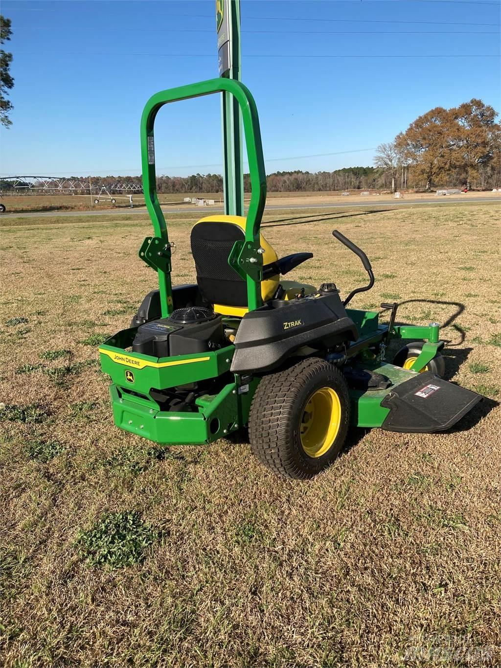 John Deere Z720E Sekačky s nulovým poloměrem otáčení